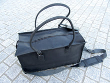 Women's Classic Leather Handbag - Black